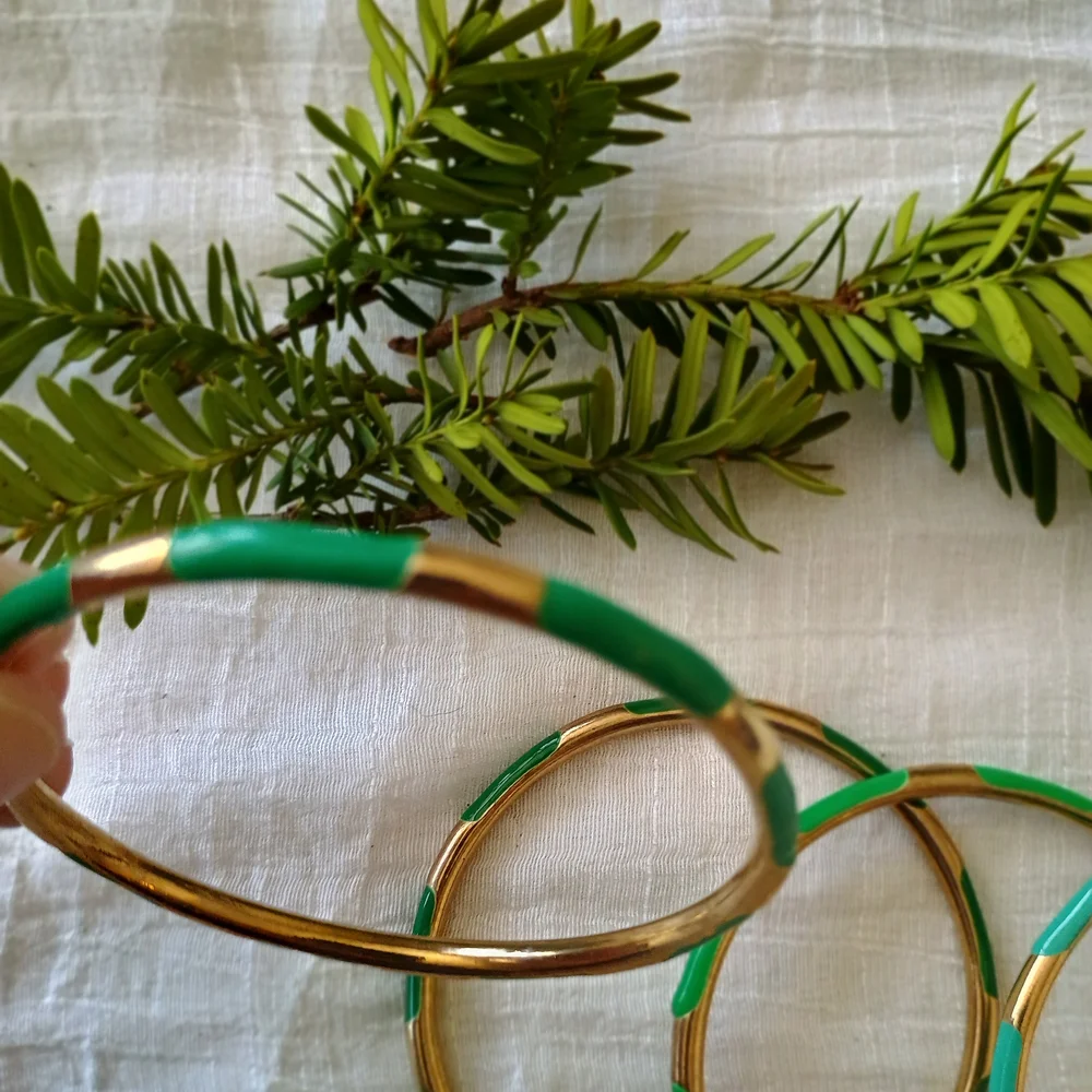 🍀 ECLECTIC CHIC 🍀 Bundle: VTG, brass enameled bangle bracelets, preppy core